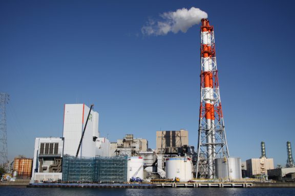 JR_East_Kawasaki_thermal_power_plant_20101110